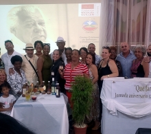 Profesores, divulgadores de las artes, bibliotecarias, cantineros, cubanos todos unidos por la obra de Guillén