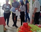 Público asistente a la exposición provincial dedicada a Matanzas, visita el stand del CCRD-C