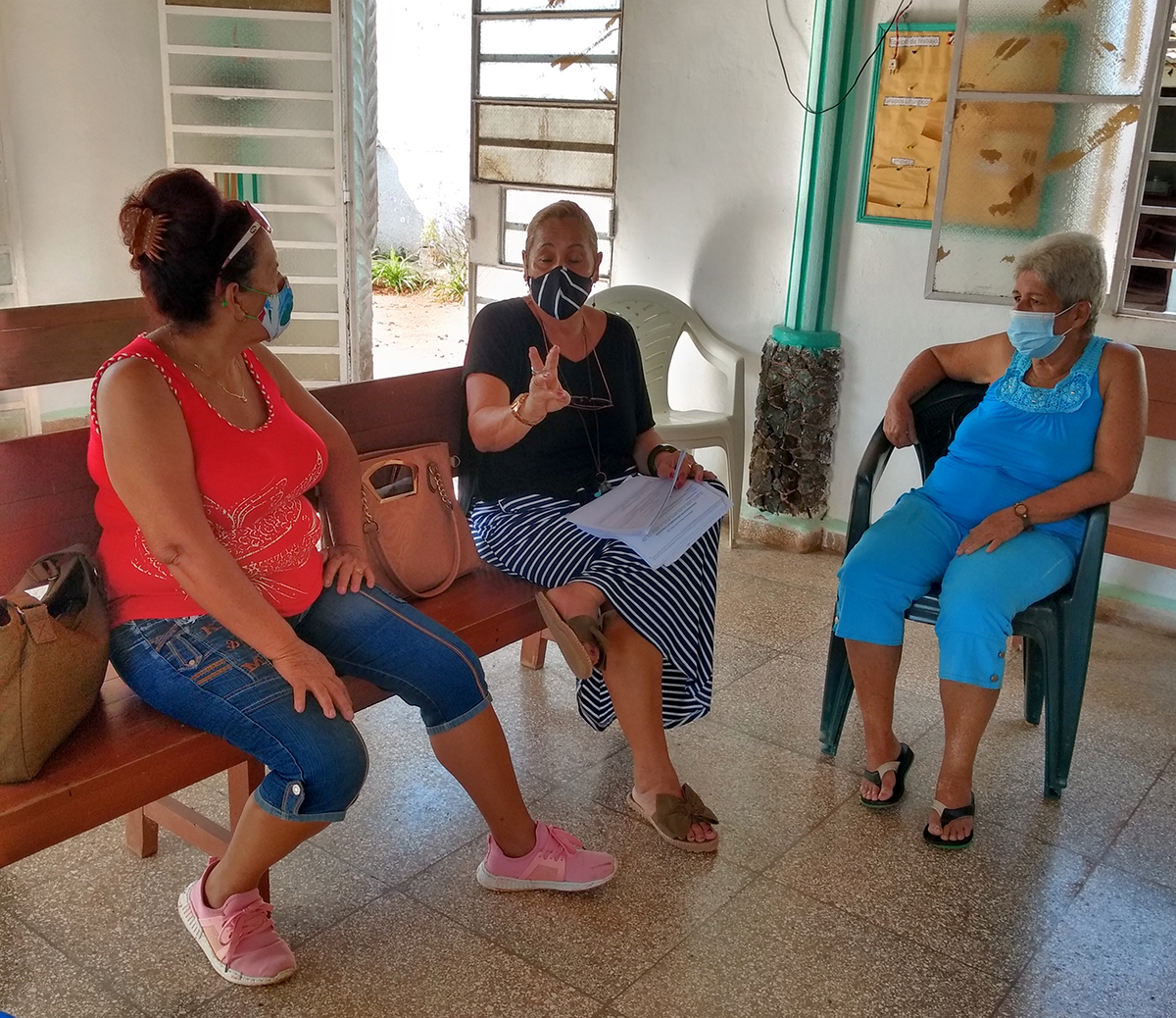 Rosa Amparo Hernández Jiménez, profesora de Economía y emprendedora, realiza la asesoría metodológica