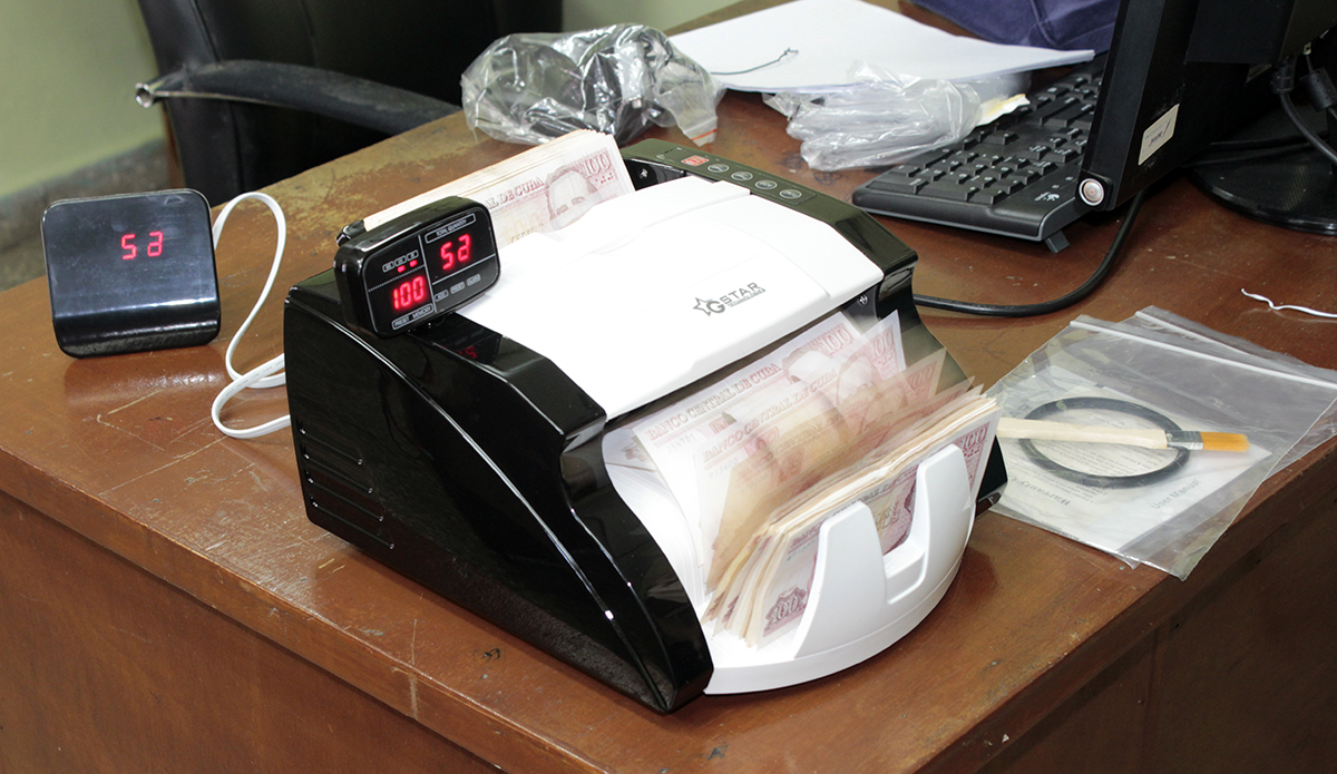 Máquina contadora para facilitar el trabajo de Economía