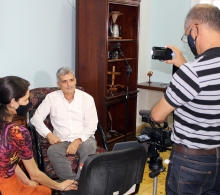 Durante la grabación de uno de los audiovisuales que favorece la comunicación con nuestros beneficiarios