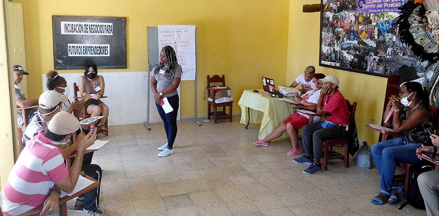 Intercambio sobre desarrollo humano con la psicóloga Yaimaralis