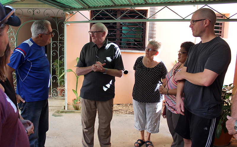 El Coordinador General del CCRD-C, Pedro González (izquierda), agradeció la desinteresada colaboración