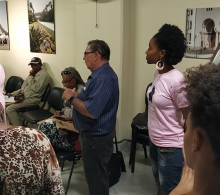 Alberto Granados, Dirctor de Casa-Museo de África, da la binvenida a la institución