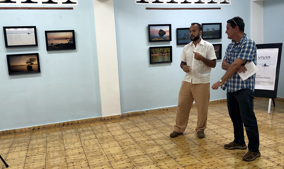 Antonio Nores (izquierda) recordó, entre otros aspectos, lo aportado por el CCRD-Cuba en su formación profesional