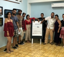 Algunos integrantes del Club de Fotografía de Cárdenas celebran la oportunidad