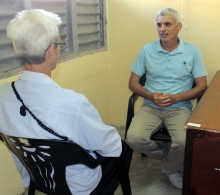 El psicólogo Frank Velázquez, especialista en psicotraumas, durante una de sus consultas