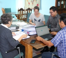 Se revisa la documentación de todos los proyectos en coordinación con el personal del Departamento de Economía