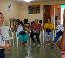 Durante las escenificaciones se buscaba que las participantes hallaran alternativas para la resolución de posibles conflictos surgidos en sus relaciones