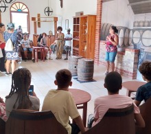Visita-a-la-Vizcaya-donde-aprendieron-sobre-la-elaboracion-del-ron-cubano