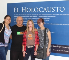 Exposición por Día Internacional en Memoria de las Víctimas del Holocausto, exhibida en la Sinagoga del Vedado