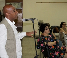 El intelectual Alberto Abreu da su opinión sobre el documental