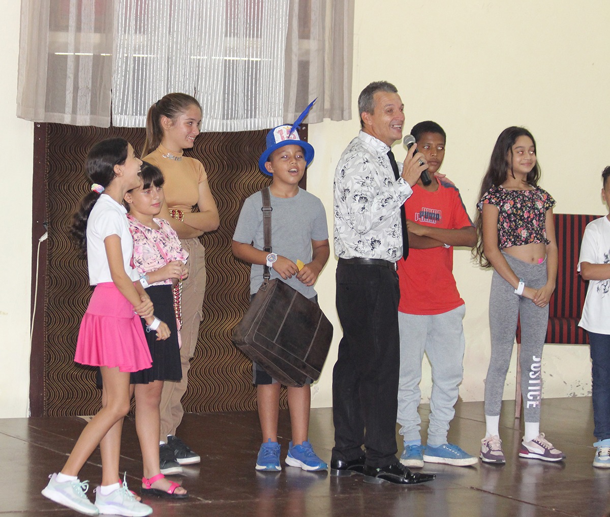 El Lic. Yoilán Pérez Alemán, especialista de nuestro centro preparó y condujo los talleres