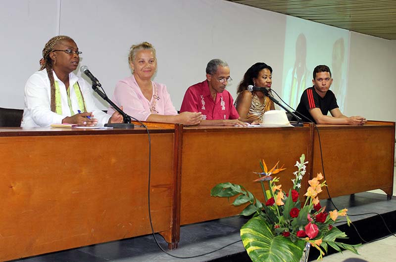 Panel sobre VIH