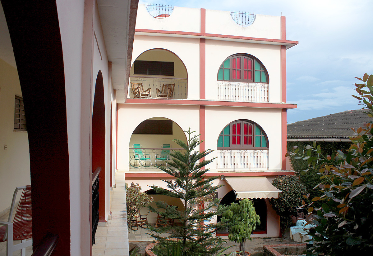 Patio interior de CCRD-C, donde radica el Centro de aislamiento para pacientes pediátricos