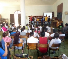 Actuación del grupo coral Sin palabras