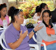 Yenia Pupo, coordinadora del Programa Académico insistió en las posibilidades de asociarse, lo que conlleva a cambios positivos en la diversificación de productos y en su comercialización
