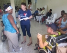 Al centro, Pastora Yodalis Santiago, líder del grupo Red de profesionales en primera línea, en Jovellanos