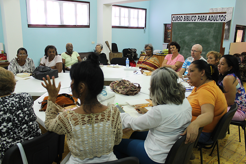 Durante el Curso bíblico para adultos