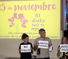 Los trabajadores del CCRD-C se pronuncian en contra de la violencia