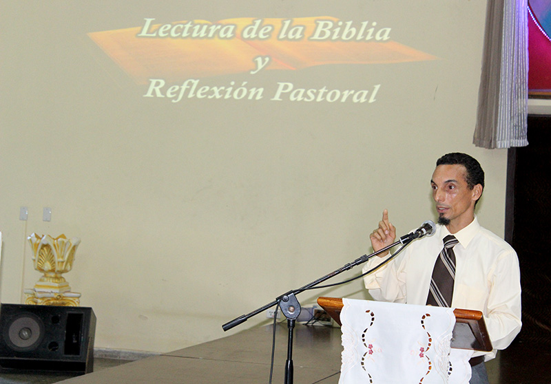El Pastor Alison Infante agradeció la existencia de centros como el nuestro e invitó a profesar el amor