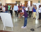 Brian de Dios expone sus experiencias ante el grupo