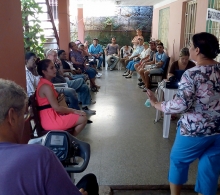 Mabel Miranda Blanco, especialista del CCRD-C imparte el tema Merchandising