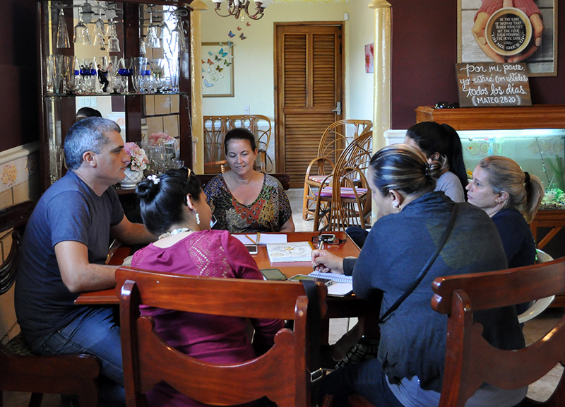 Encuentro con grupo gestor en la comunidad Jovellanos