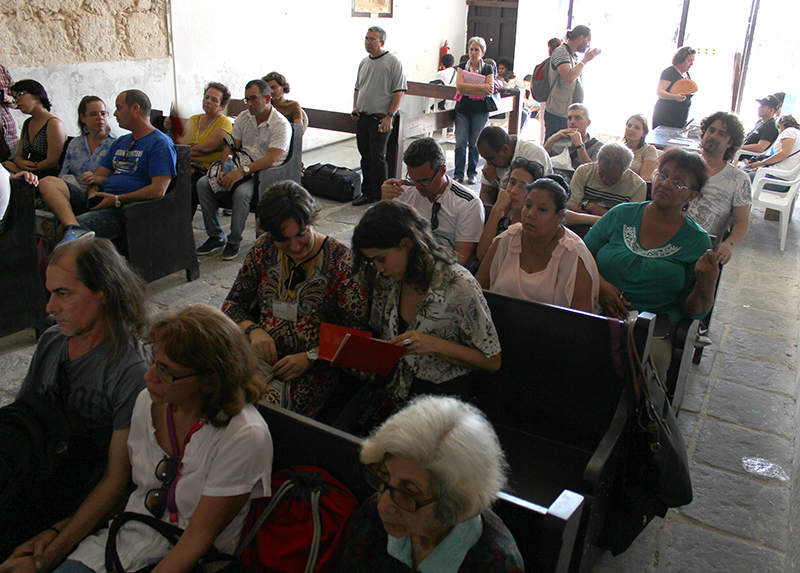 Durante la presentación de libros de Ediciones Matanzas
