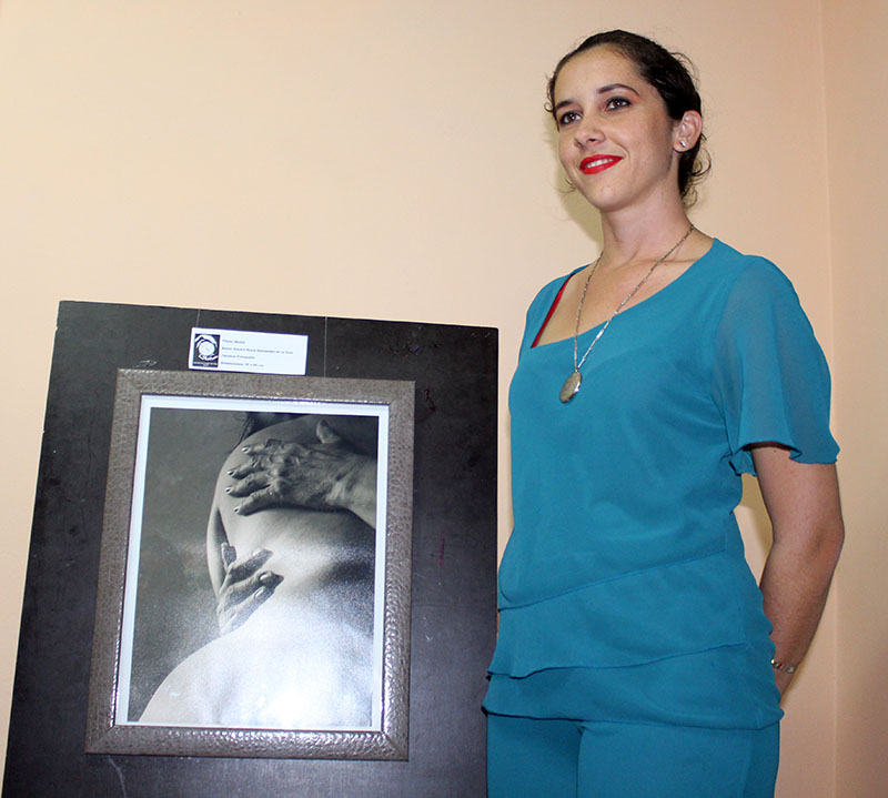 1er Premio del Salón, Sandra M. Hernández, con la obra titulada Madre