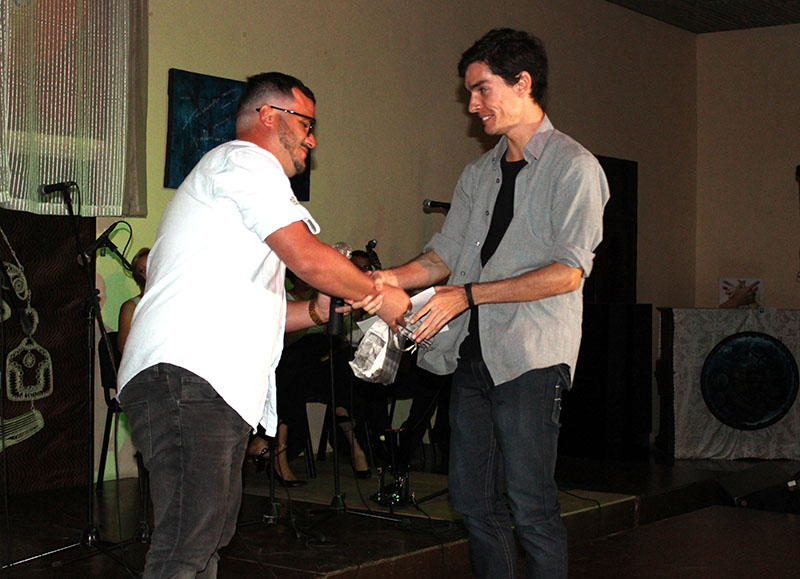 El Proyecto comunicativo Yucabyte entrega el 2do Premio al cortometraje En la aldea