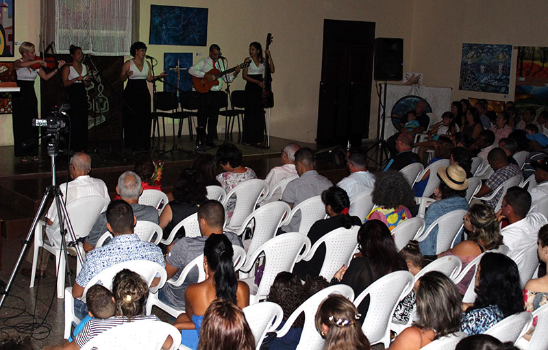 El quinteto Armonía ameniza el evento