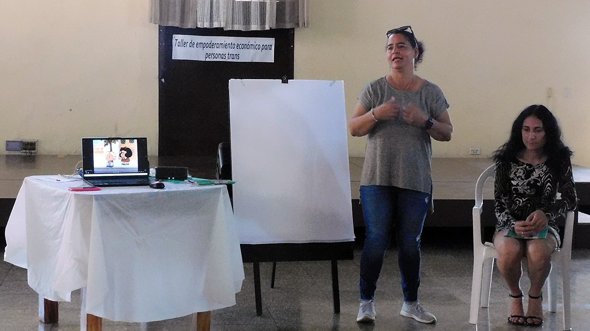 Yenia Pupo, coordinadora del Programa Académico del CCRD-Cuba, dio la bienvenida al taller