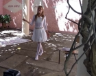 Danza realizada por niña de la comunidad