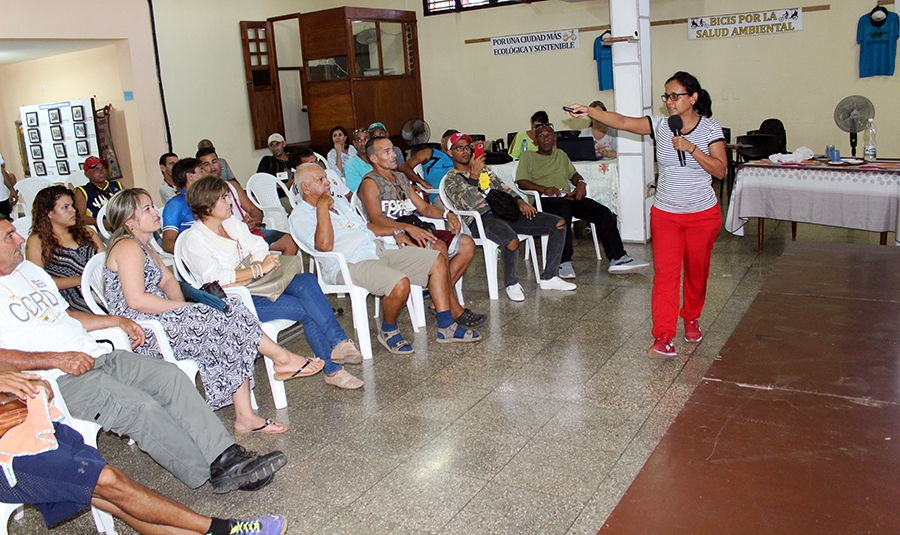 Nayvis Díaz Labaut comenta sus experiencias en el momento de iniciar su proyecto Vélo Cuba