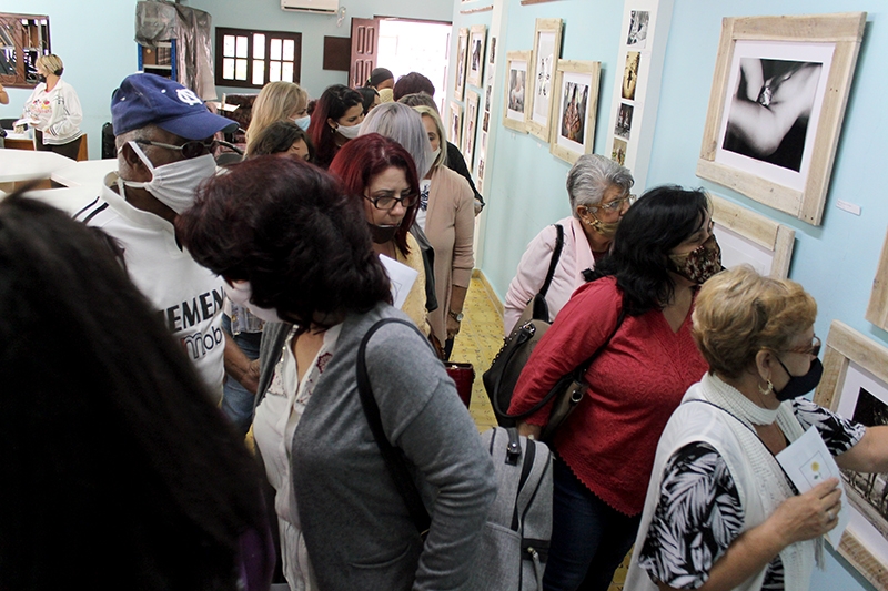 Las obras de 13 fotógrafos cardenenses se centraron en una visión de la mujer, la empoderada, durante la Jornada por la no violencia contra mujeres y niñas