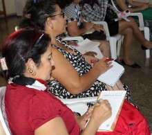 Intercambio de ideas en el encuentro