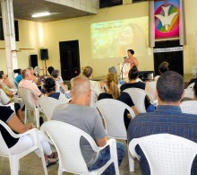 Las asistentes al Encuentro compartieron con los trabajadores del CCRD-Cuba el espacio dedicado al devocional que se celebra cada viernes