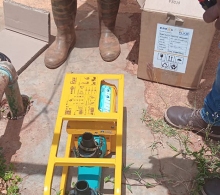 El kit de paneles viene equipado con turbinas para mejorar el riego de los cultivos