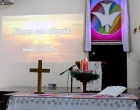 Cruz, Biblia, Corona de Adviento, Velas, símbolos de esta fecha litúrgica