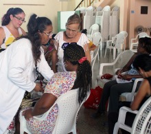 La doctora Yudileyvis Santana García insistió en que brindar atención de alta calidad depende de una base sólida de conocimientos y habilidades