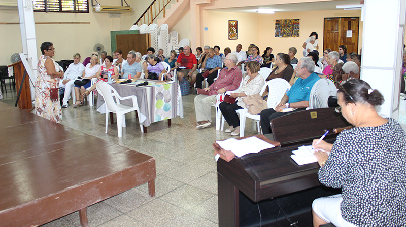 Isis Ruíz, especialista de la Pastoral para la reflexión y el diálogo, dio la bienvenida a los participantes
