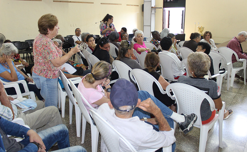 Los testimonios de los participantes enriquecieron el encuentro