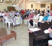 Isis Ruíz, especialista de la Pastoral para la reflexión y el diálogo, dio la bienvenida a los participantes