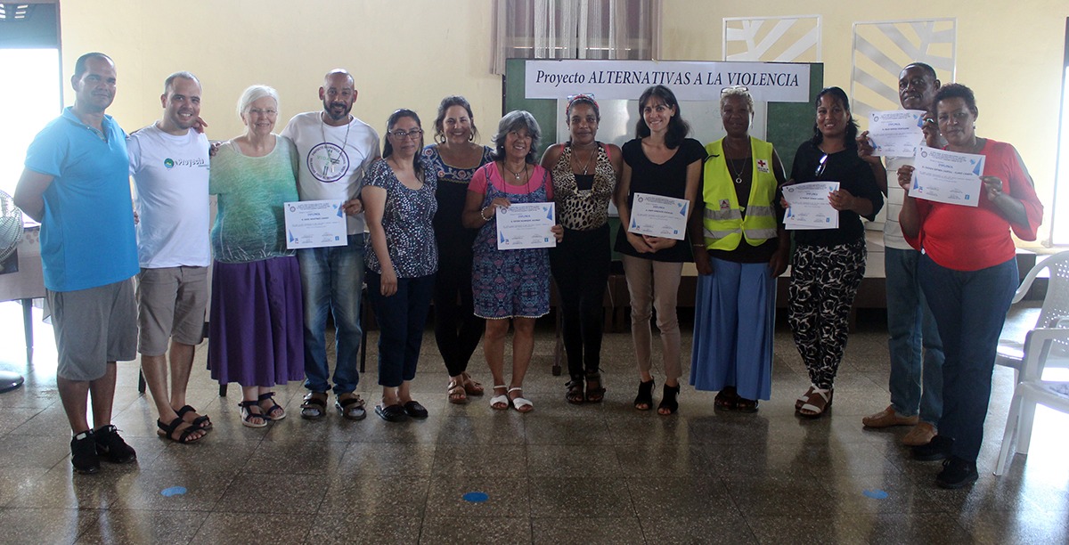 Los participantes al taller fueron divididos en dos grupos que trabajaron en espacios distintos