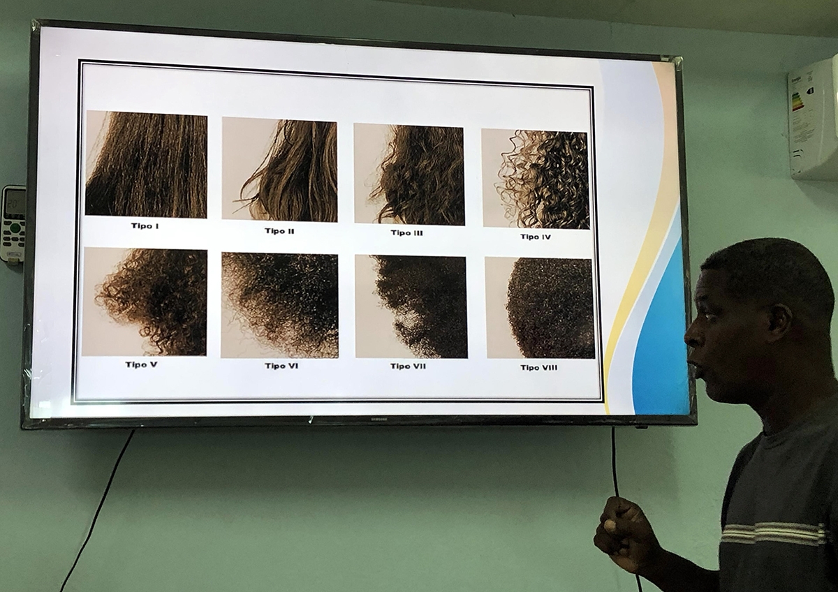 Los diversos aspectos sobre el cabello (anatomía, estructura física y composición, clasificación) fueron ampliamente tratados por Yoel Peña Sánchez durante el curso