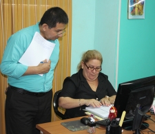Lic. José Rodolfo Pérez, consultor administrativo de Diakonía y Orlaida Ferrera Cruz, coordinadora del Departamento de Economía del CCRD-Cuba