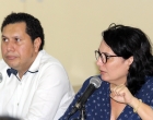 A la izquierda, el teólogo Ángel Manzo durante la conferencia inaugural