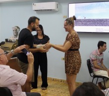 Entrega de Mención en Fotografía a Antonio Nores