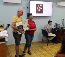 Entrega del Premio colateral a Rolando Trujillo